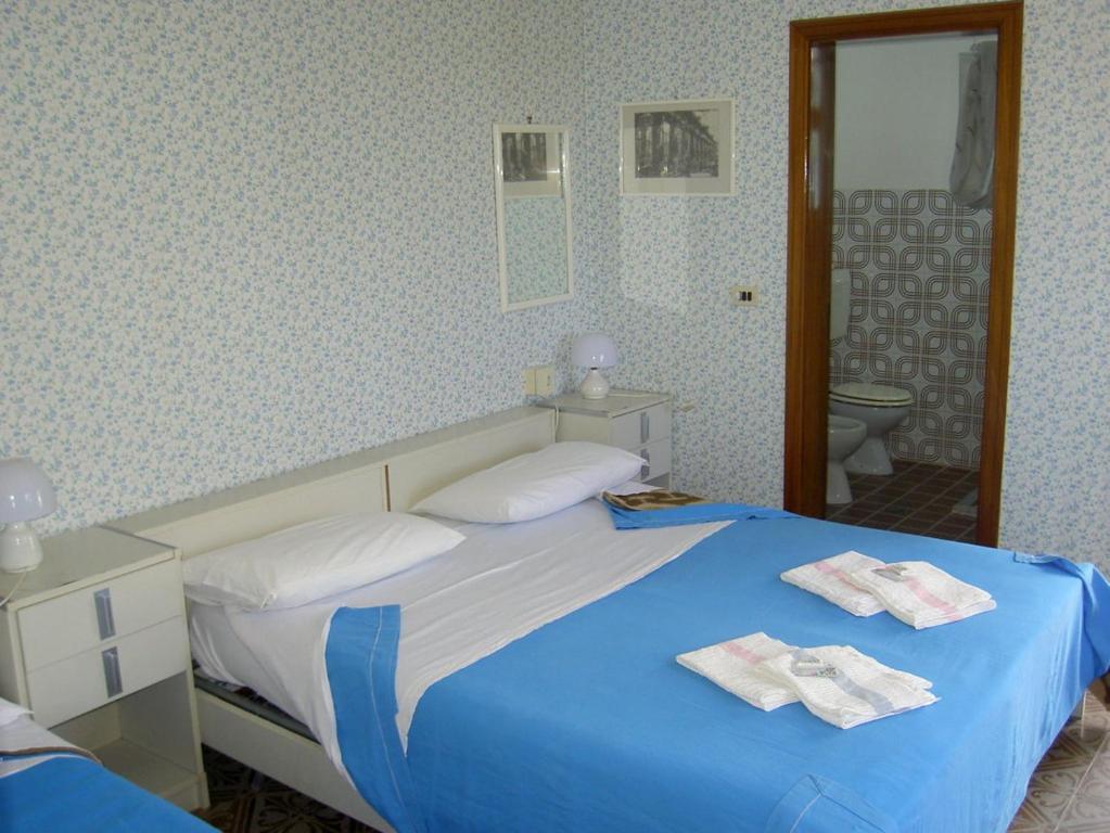 Hotel Baia Del Sole Paestum Habitación foto